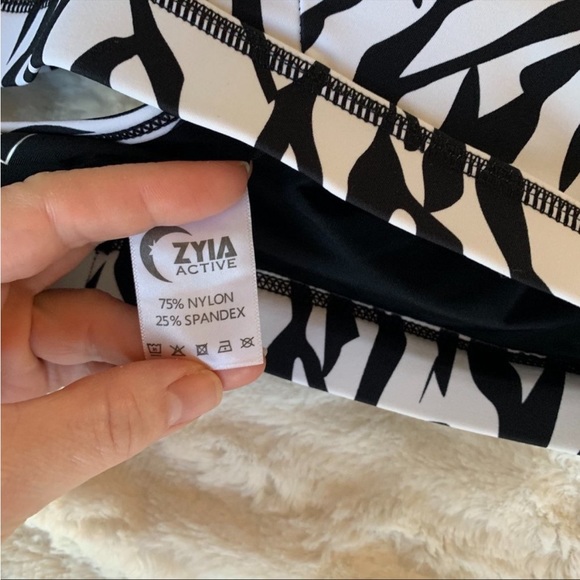 Zyia Safari Brilliant Mesh Sport Bra - Picture 9 of 11